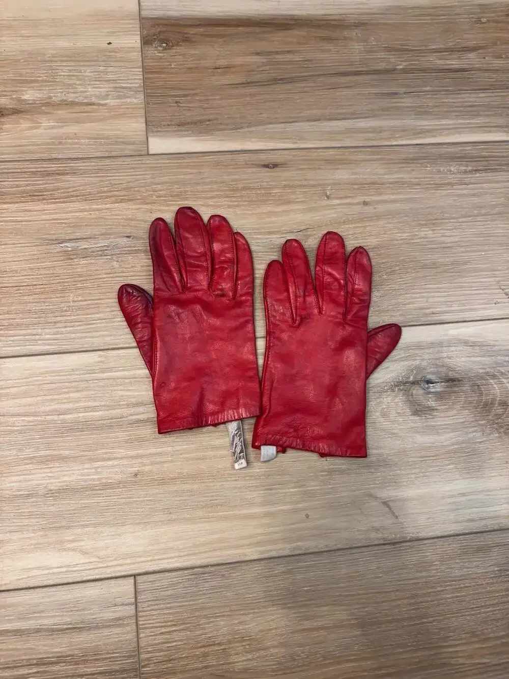 Lord & Taylor Women's Red Leather Silk Lined Gloves Size 7